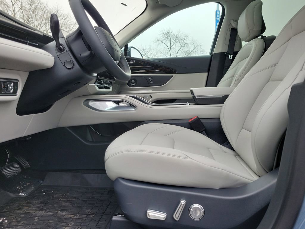 New 2026 Lincoln Nautilus Premier w/ Equipment Group 102A AWD/4WD image 17