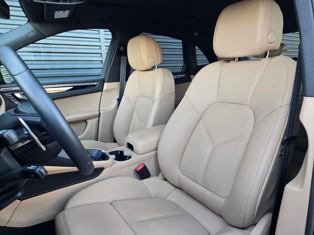 Used 2025 Porsche Macan image 5