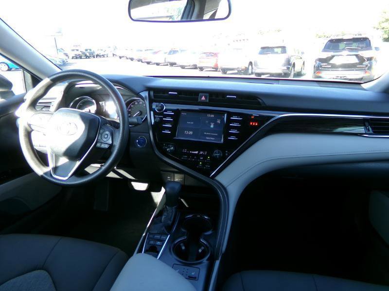 Used 2018 Toyota Camry LE FWD image 32