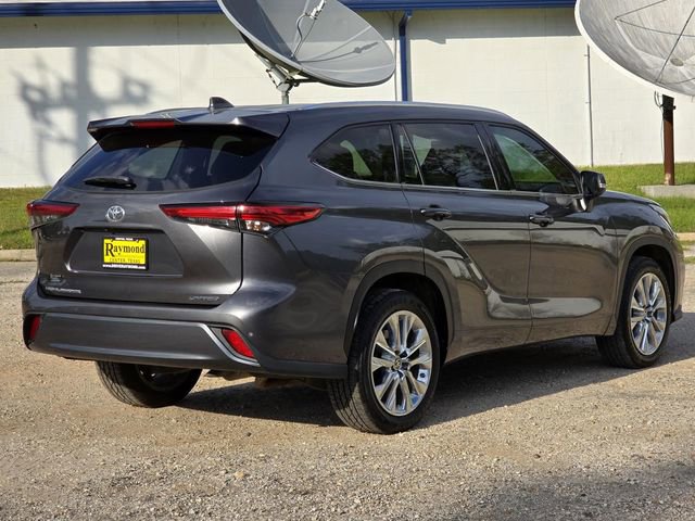 Used 2020 Toyota Highlander Limited image 4