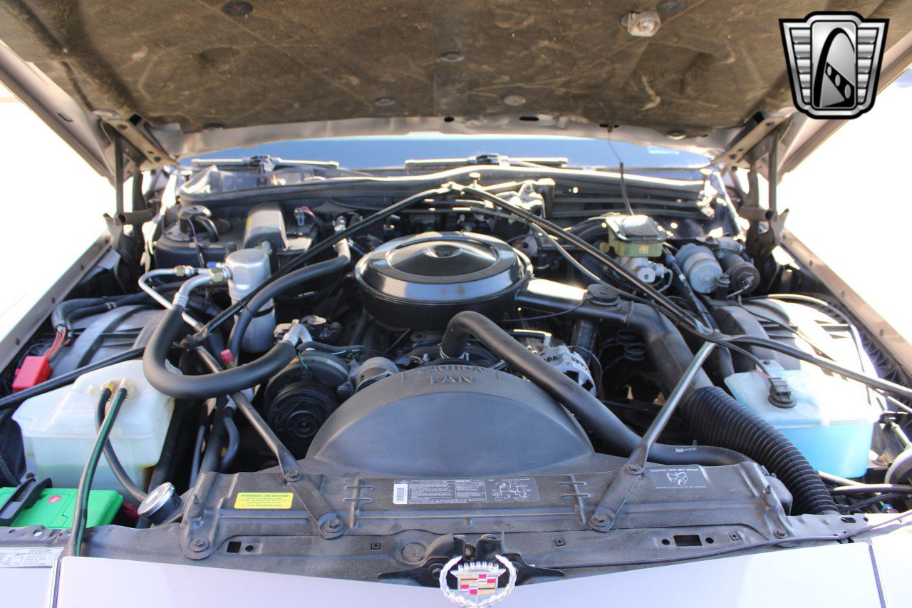 Used 1992 Cadillac Brougham image 20