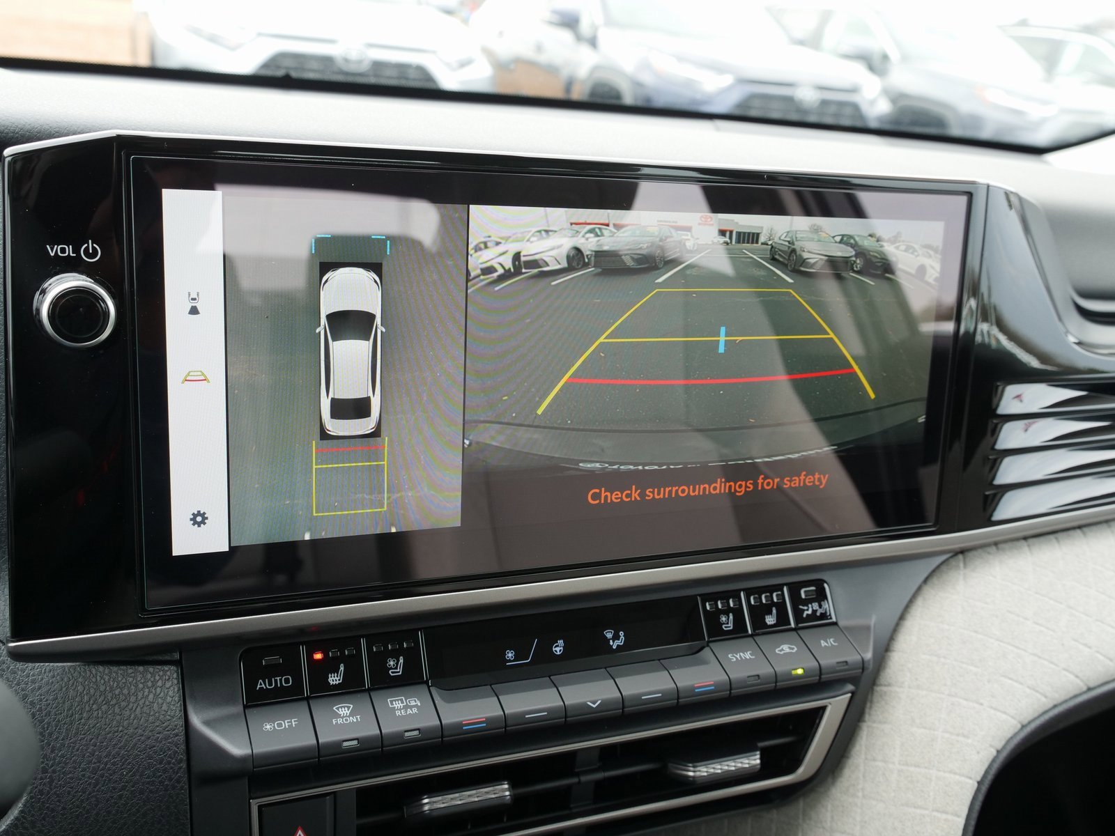 Used 2025 Toyota Camry XLE image 28