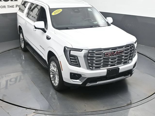 Used 2025 GMC Yukon XL Denali AWD/4WD image 46