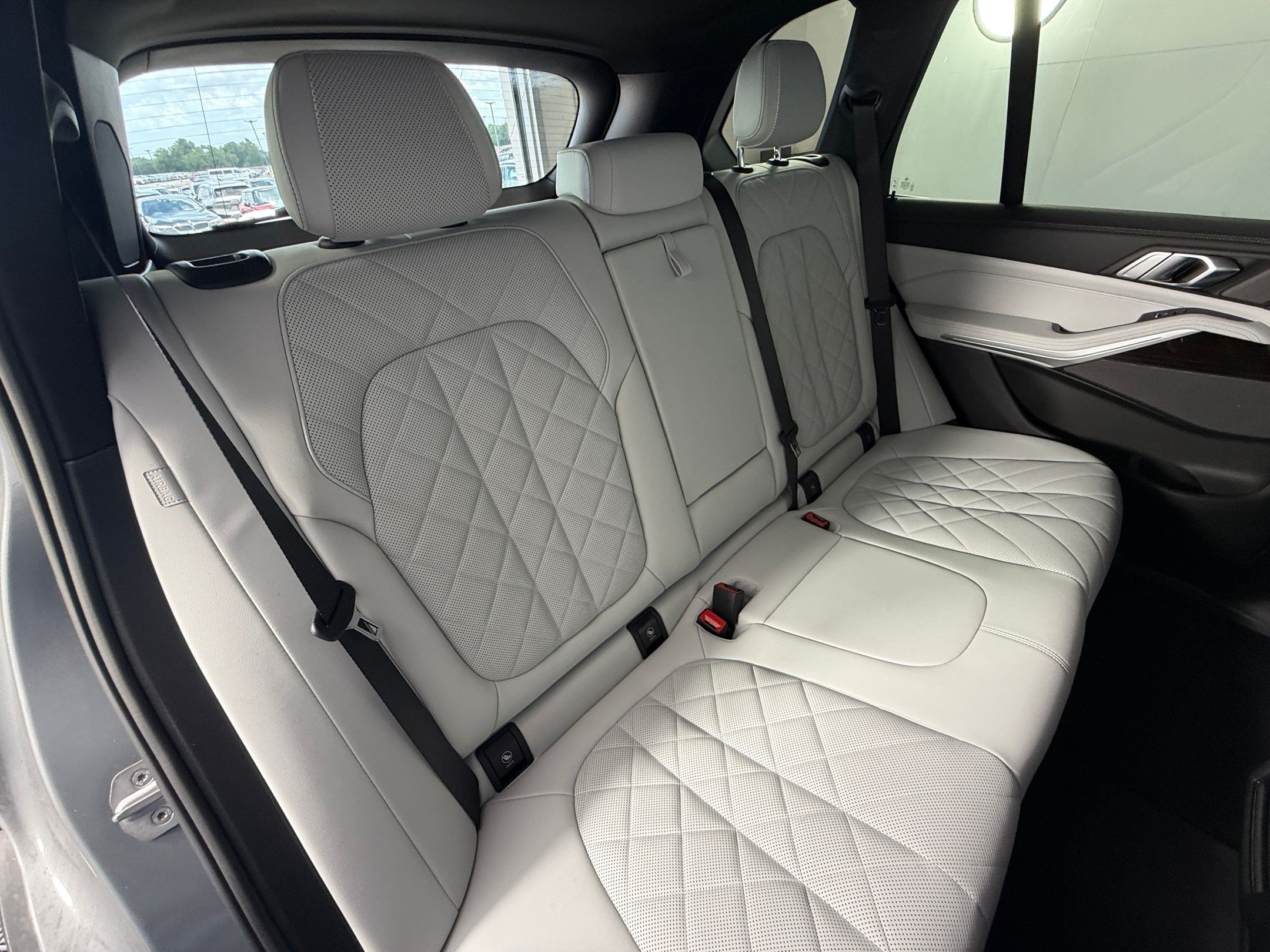 Used 2024 BMW X5 sDrive40i w/ Premium Package RWD image 33