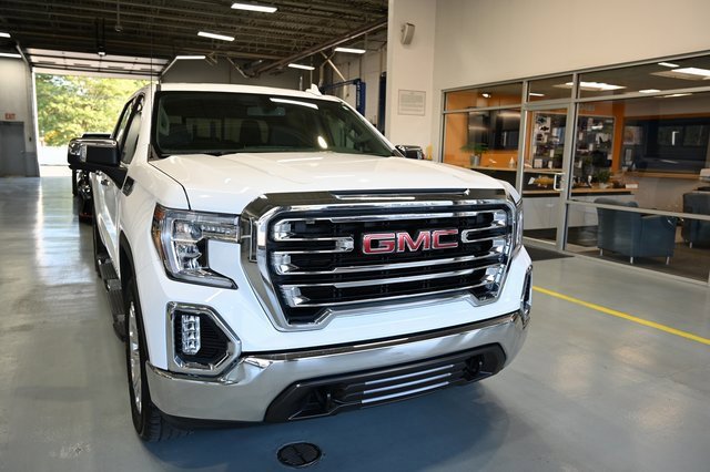 Used 2021 GMC Sierra 1500 SLT w/ SLT Premium Package image 3