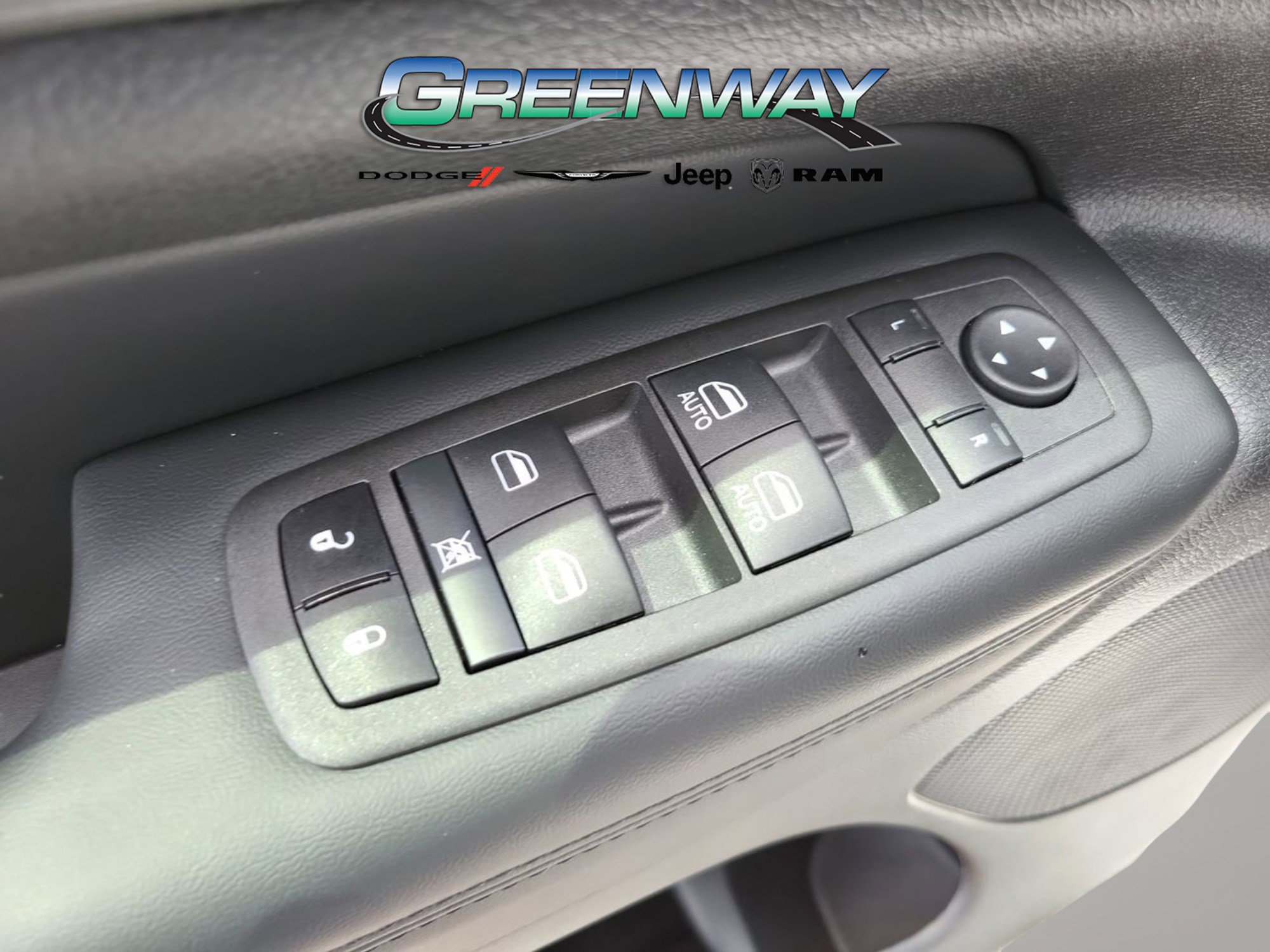 Used 2022 Jeep Grand Cherokee Laredo X RWD image 14
