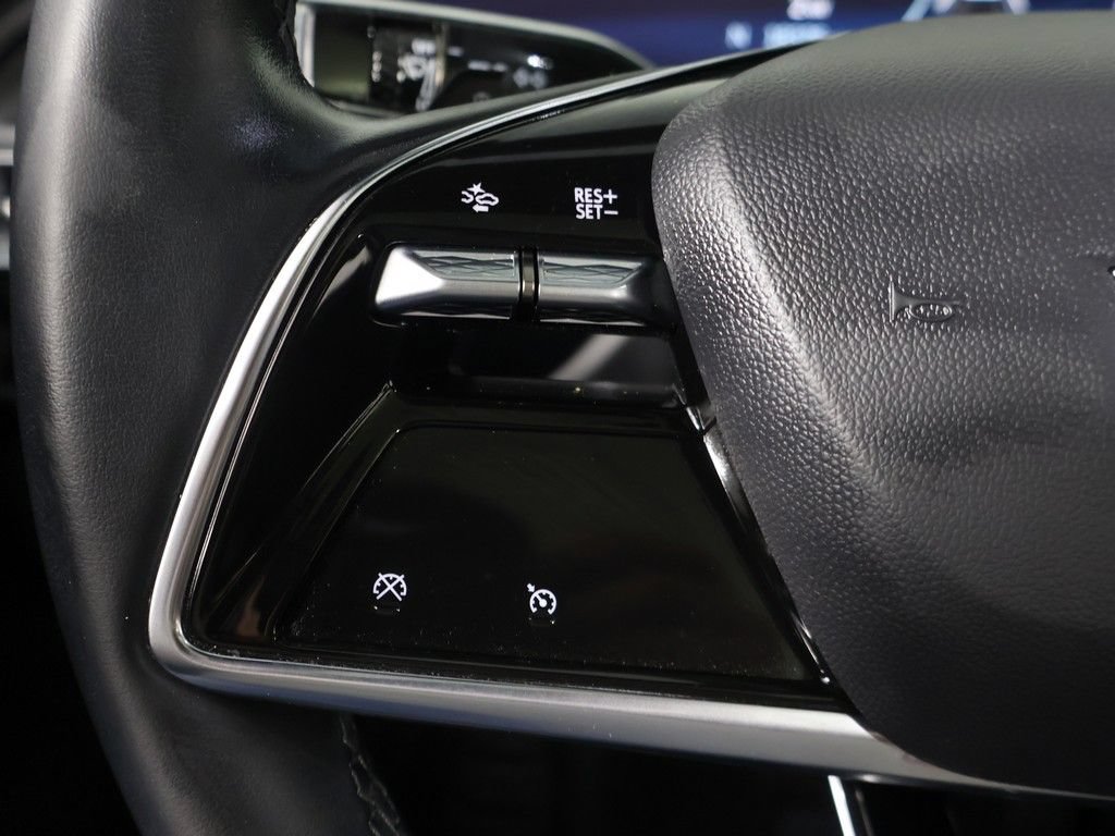 Used 2024 Cadillac Lyriq Tech RWD image 43