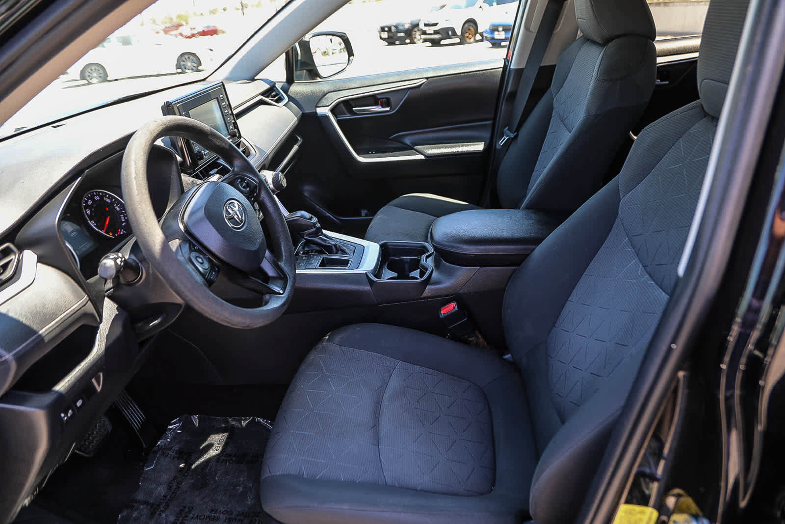 Certified 2020 Toyota RAV4 XLE w/ Carpet Mat Package FWD image 16
