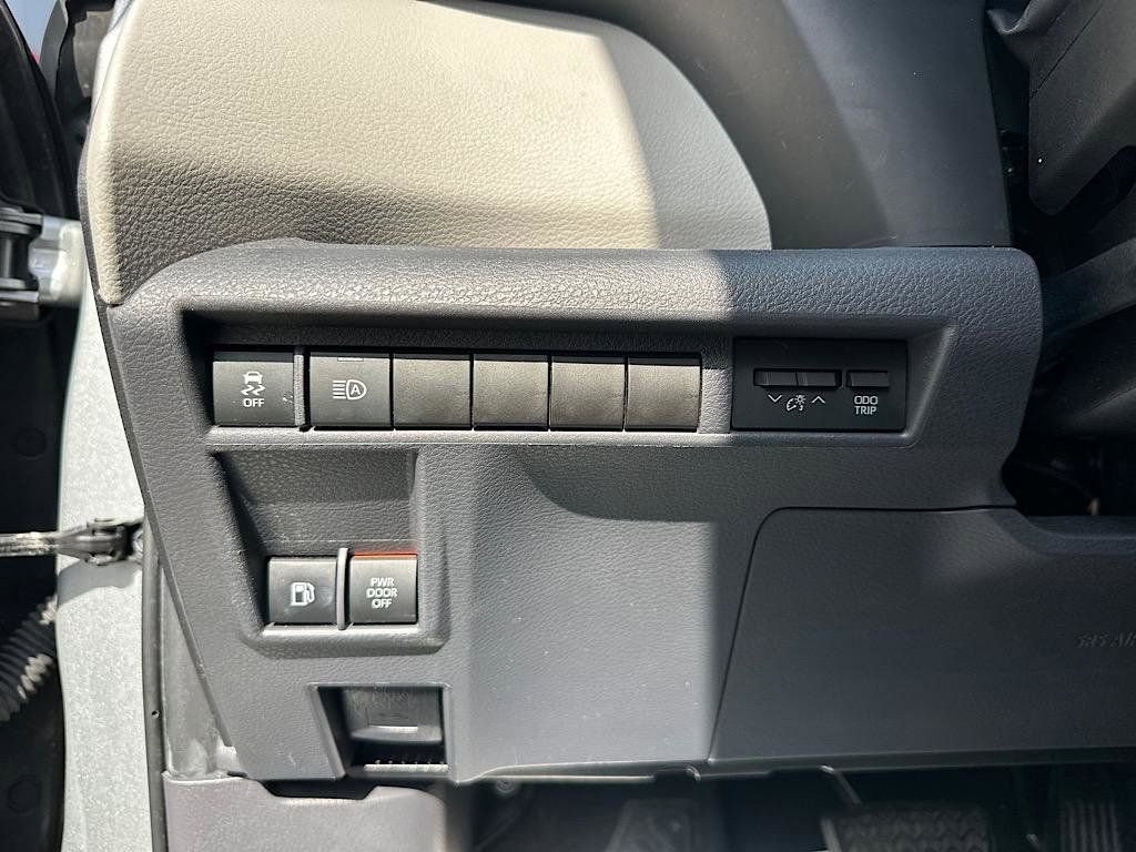 Certified 2022 Toyota Sienna XLE image 19