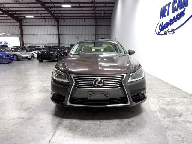 Used 2013 Lexus LS 460 w/ Ultra Luxury Pkg RWD image 5