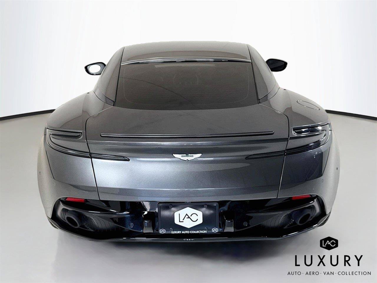 Used 2017 Aston Martin DB11 V12 RWD image 7