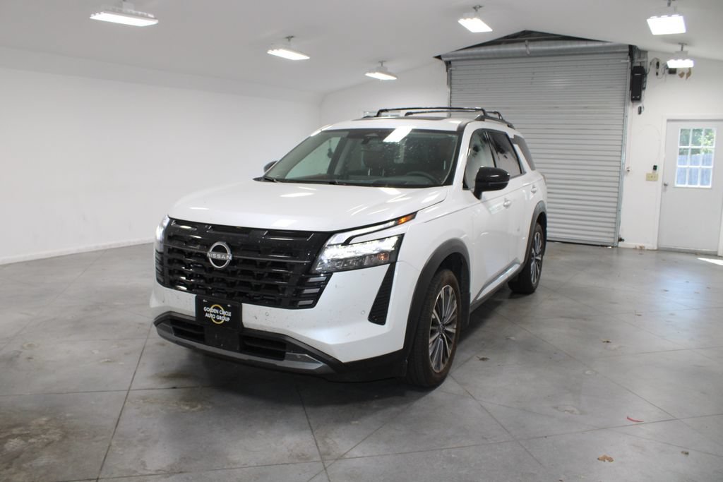 Used 2026 Nissan Pathfinder Platinum AWD/4WD image 4