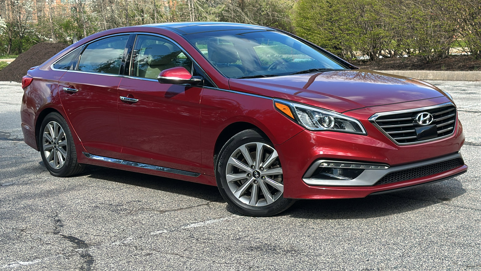 Used 2016 Hyundai Sonata Limited w/ Option Group 05 FWD image 1
