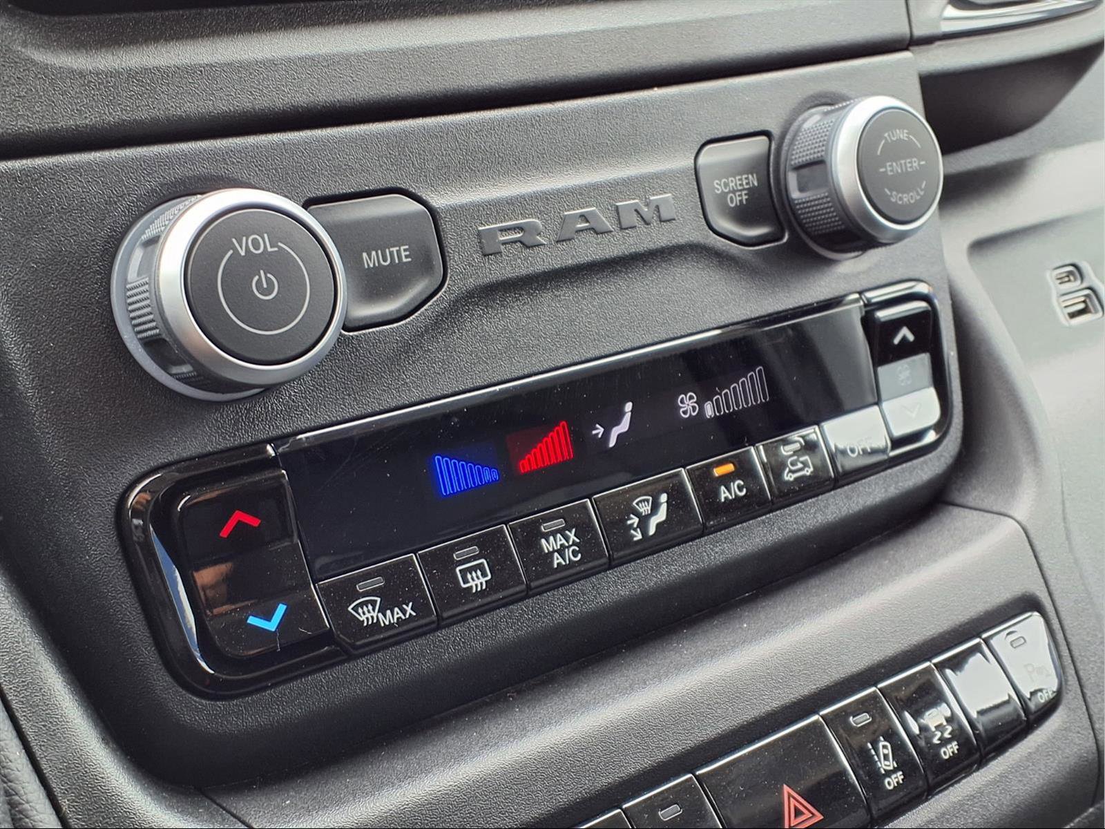 New 2026 RAM ProMaster 2500 w/ Convenience Group image 12