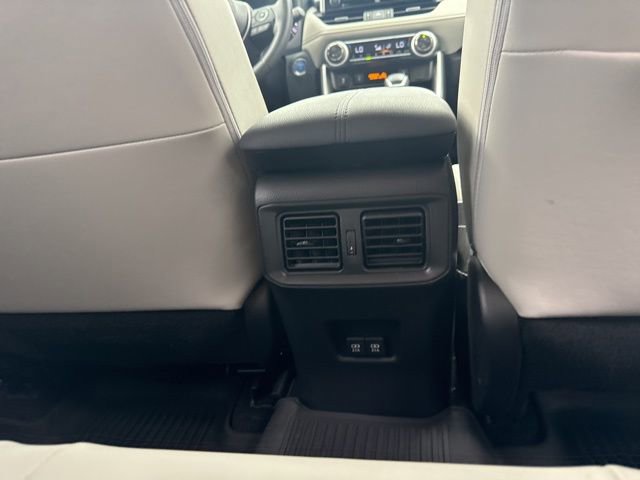 Used 2021 Toyota RAV4 XLE Premium image 37
