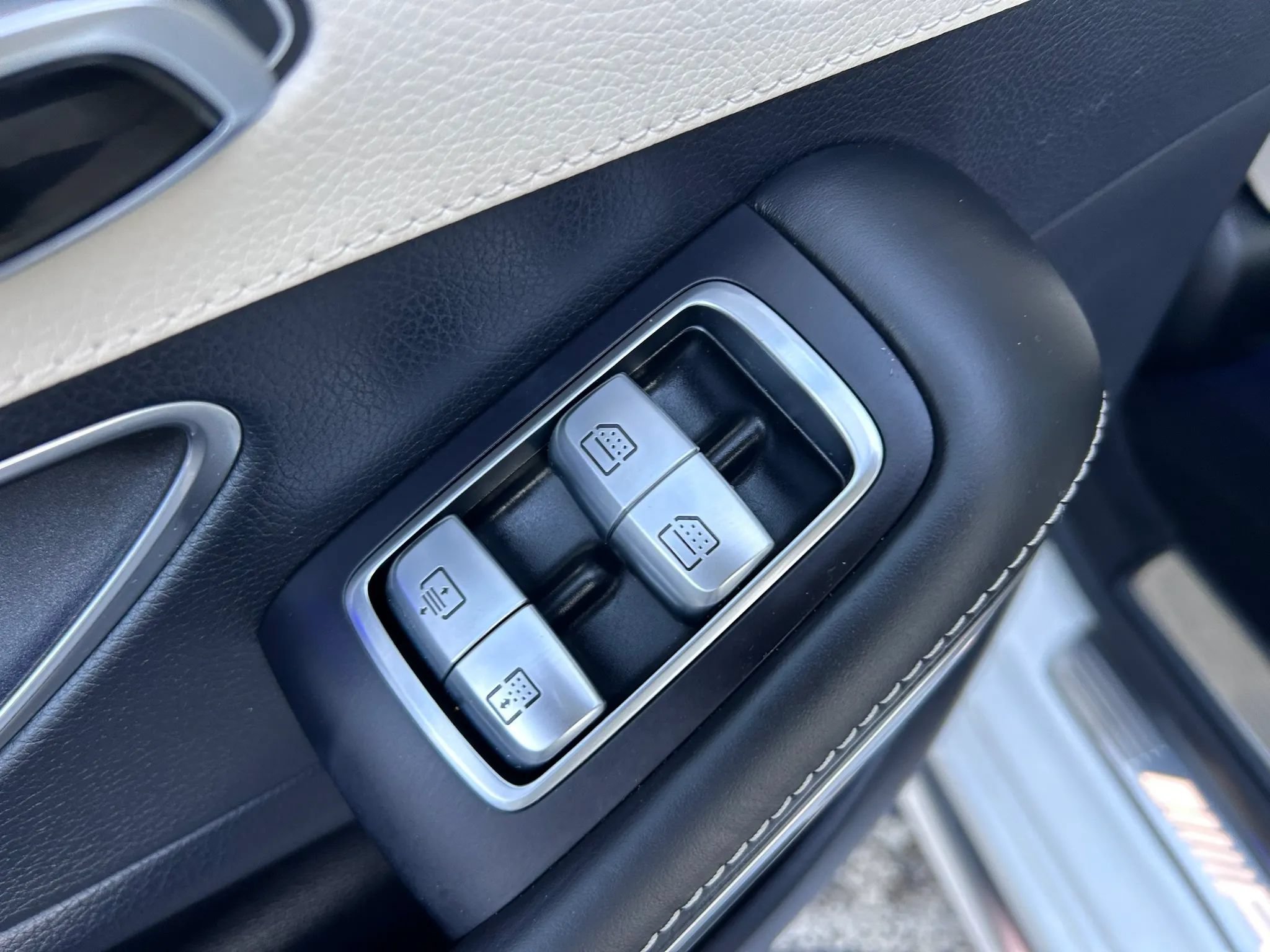Used 2015 Mercedes-Benz S 63 AMG 4MATIC Sedan image 40