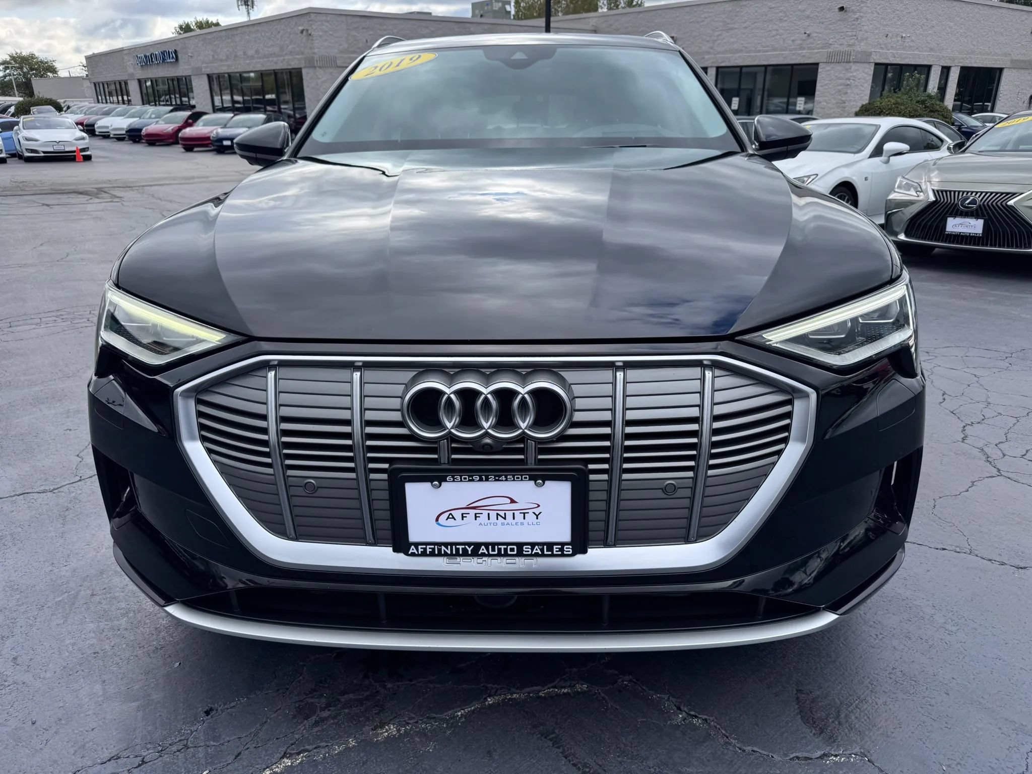 Used 2019 Audi e-tron Prestige w/ Prestige Package AWD/4WD image 6