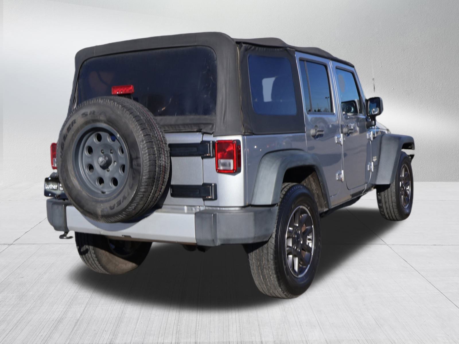 Used 2013 Jeep Wrangler Unlimited Sahara w/ Dual Top Group image 7