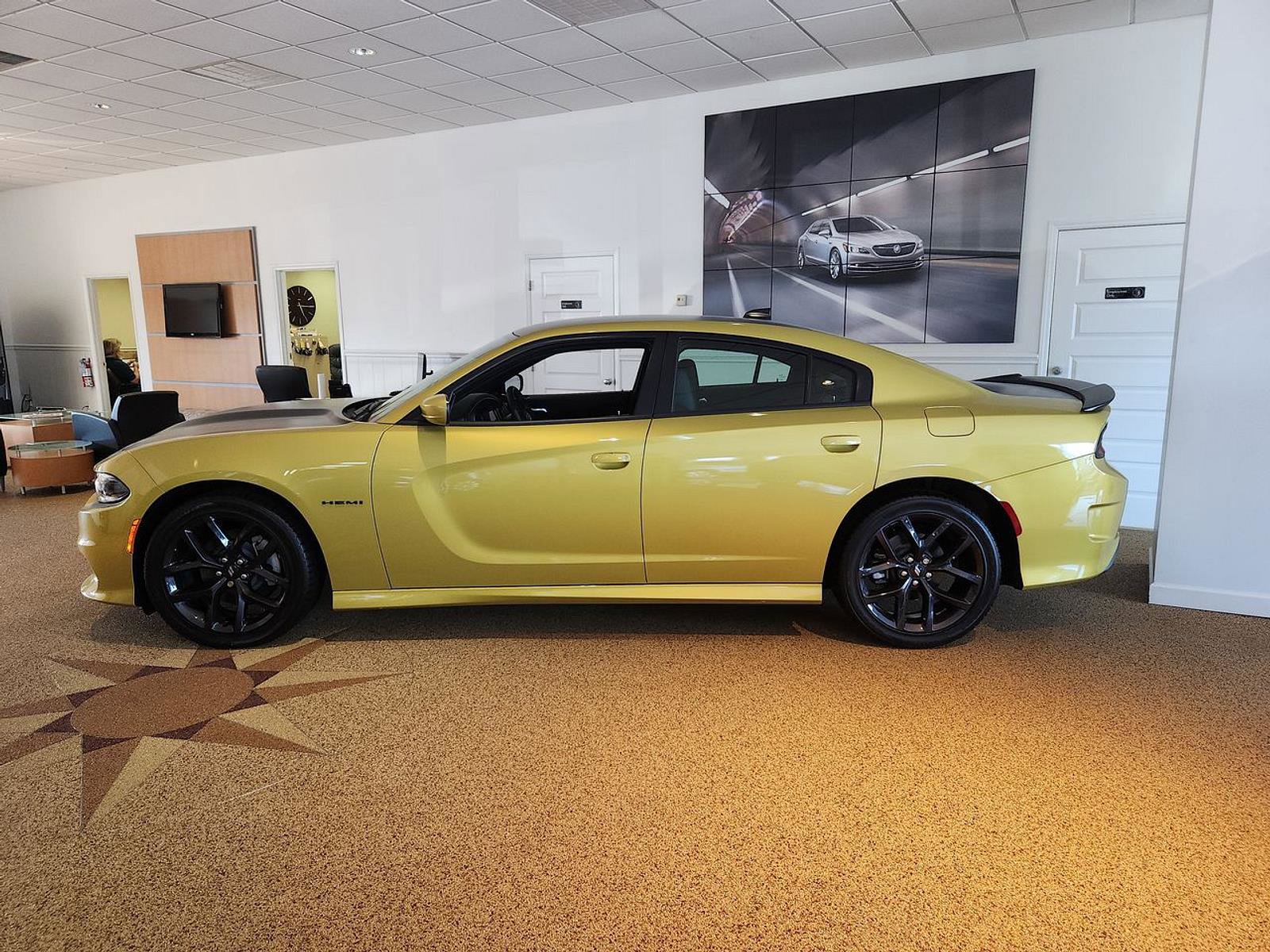 Used 2021 Dodge Charger R/T w/ Plus Group image 17