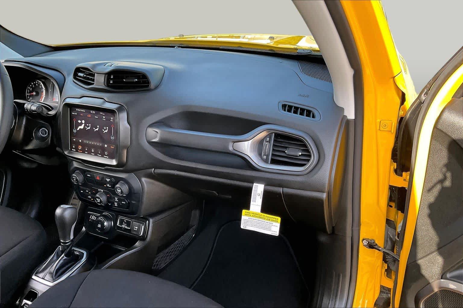 Used 2023 Jeep Renegade Latitude AWD/4WD image 18