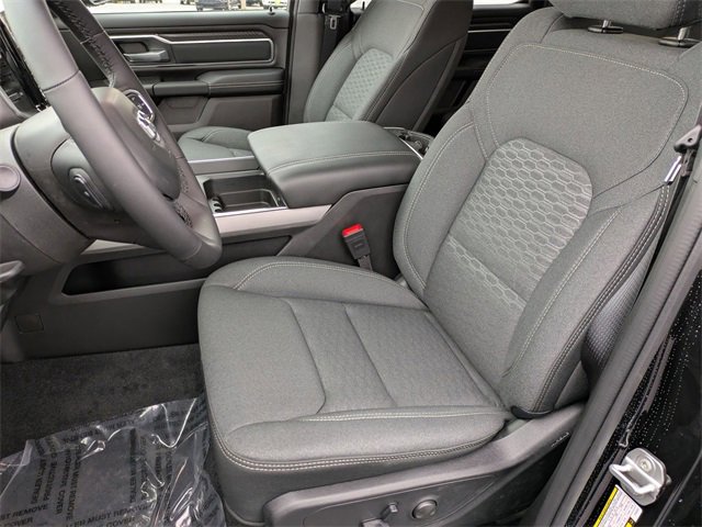 New 2026 RAM 1500 4x4 Crew Cab image 11