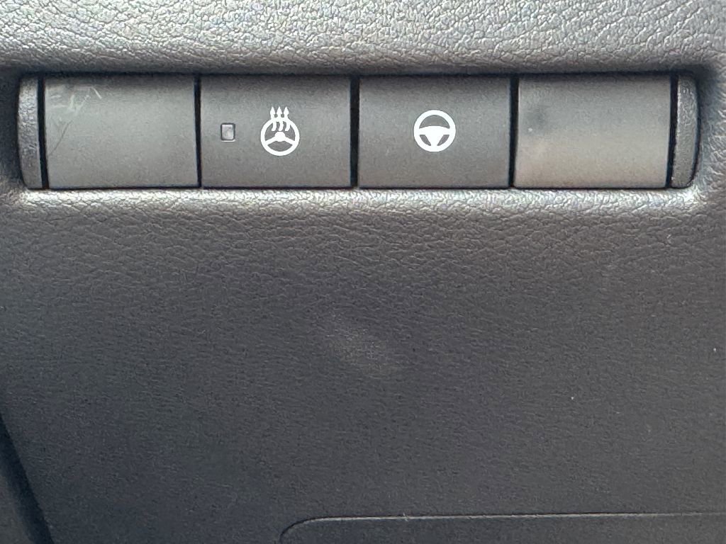 New 2025 Nissan Kicks SR w/ SR Premium Package image 22