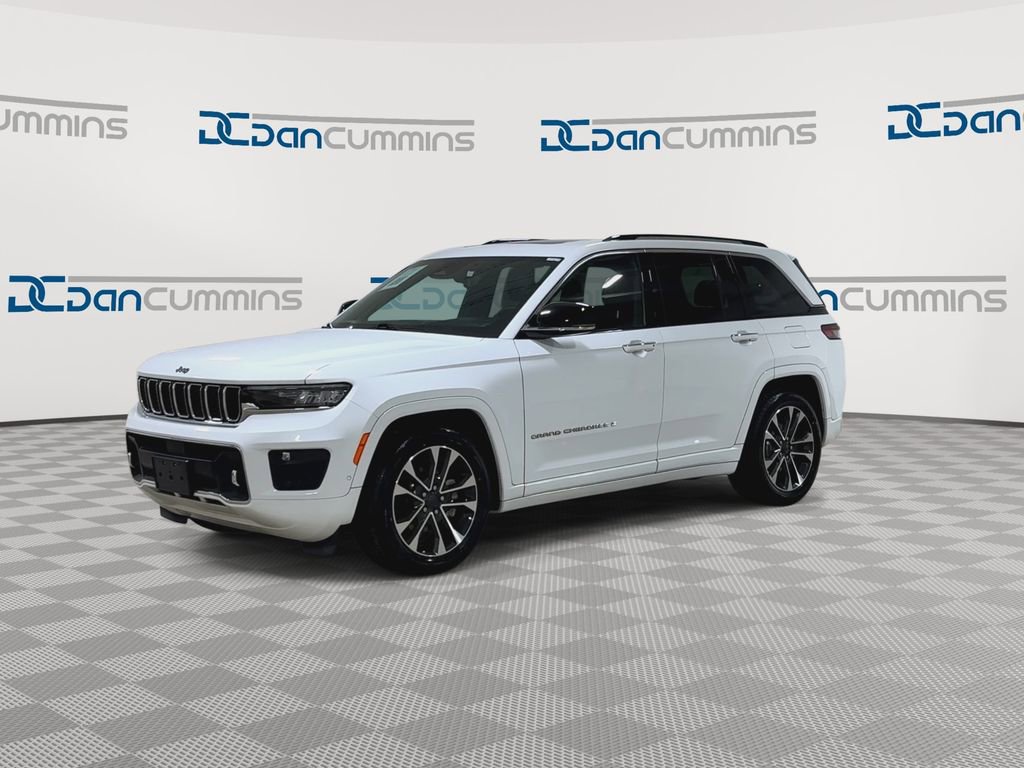 Used 2022 Jeep Grand Cherokee Overland w/ Luxury Tech Group IV AWD/4WD image 4