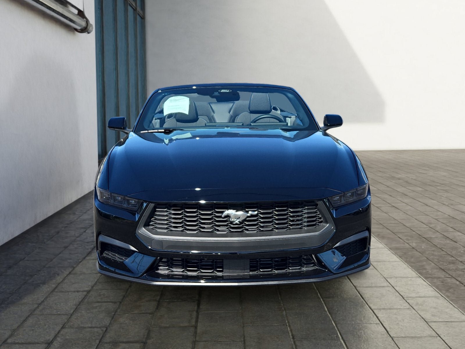 Used 2025 Ford Mustang Convertible RWD image 8