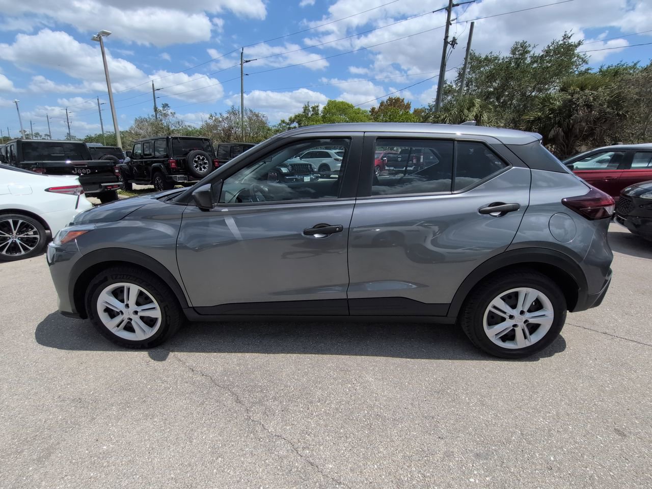 Used 2023 Nissan Kicks S FWD image 8