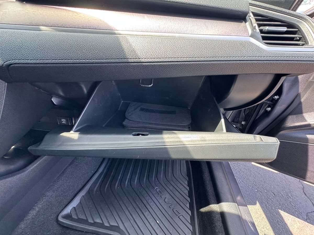 Used 2017 Honda Civic Touring image 28