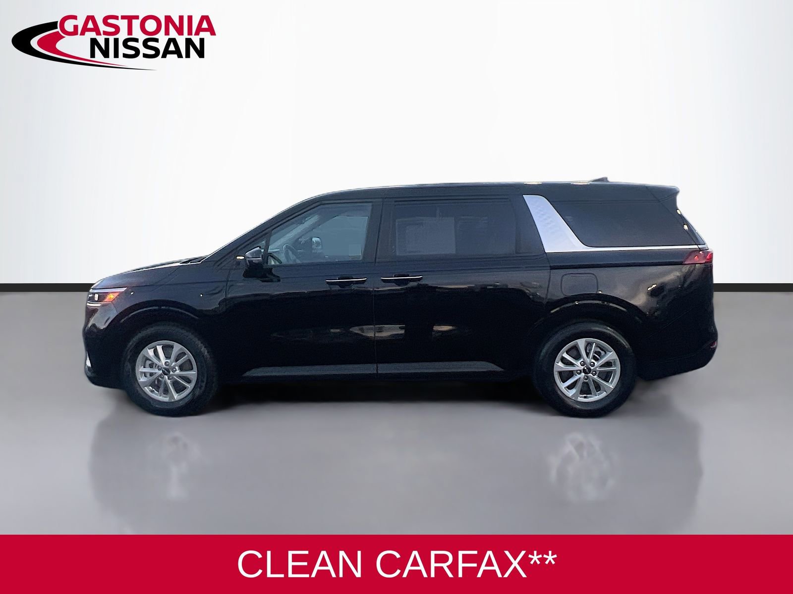 Used 2024 Kia Carnival LX image 5