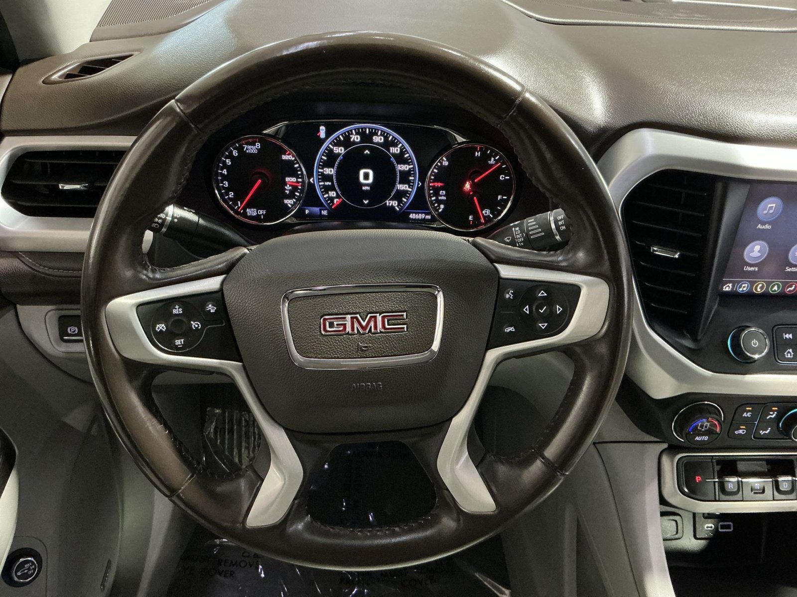 Used 2020 GMC Acadia SLT w/ Driver Alert Package II FWD image 17