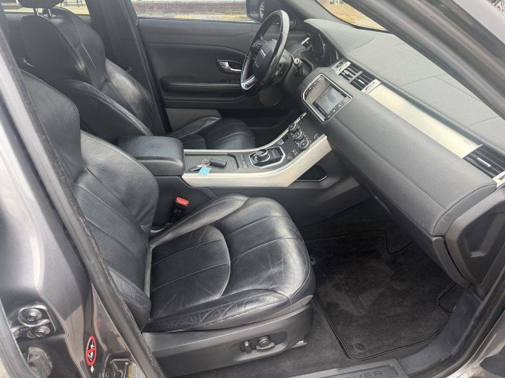 Used 2017 Land Rover Range Rover Evoque SE image 10