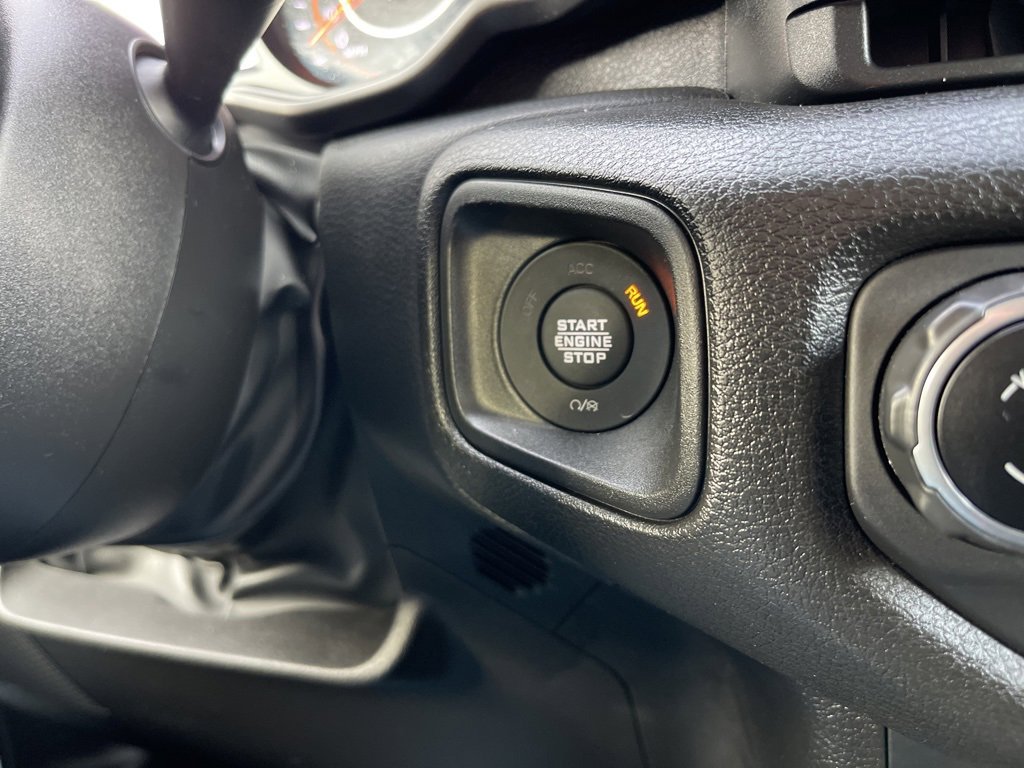 Used 2024 Jeep Gladiator Sport image 12