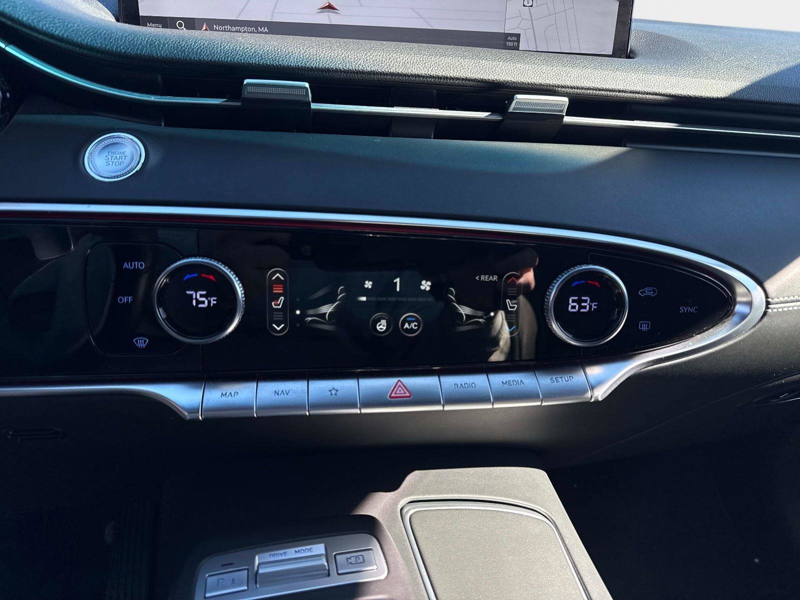 Used 2024 Genesis GV70 3.5T Sport image 25