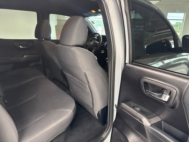 Used 2019 Toyota Tacoma TRD Off-Road w/ Technology Package AWD/4WD image 28
