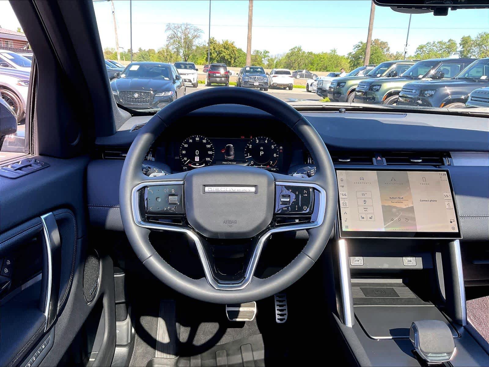 Used 2025 Land Rover Discovery Sport Dynamic SE AWD/4WD image 6