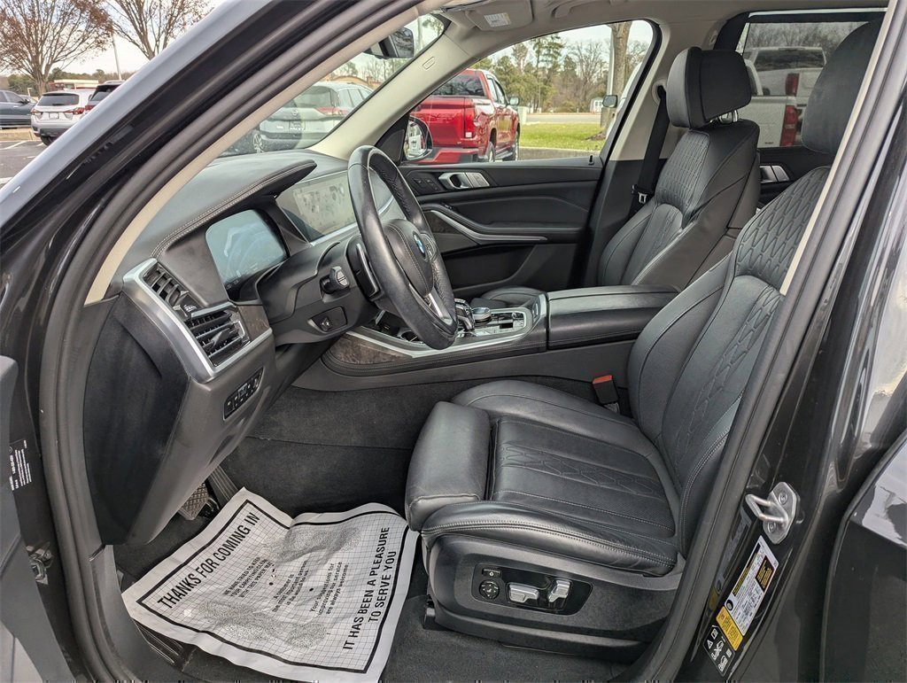 Used 2021 BMW X7 xDrive40i w/ Executive Package image 13