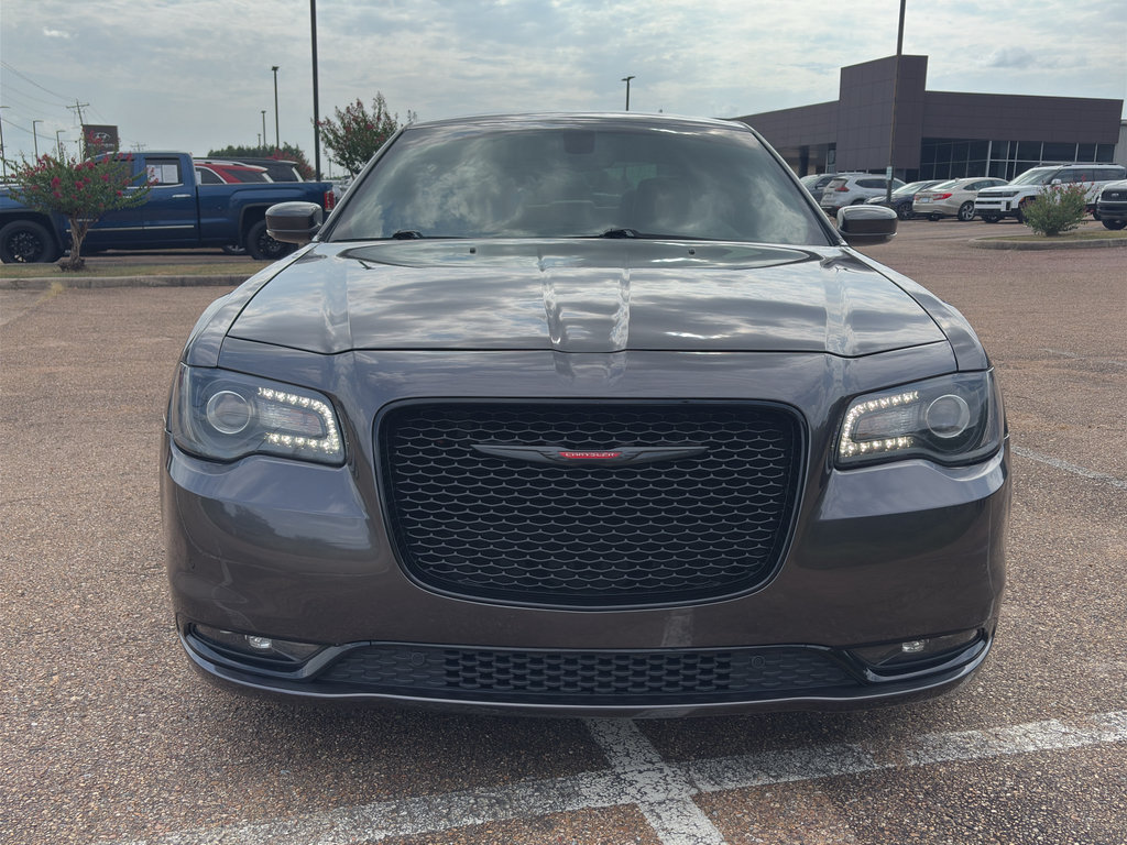 Used 2023 Chrysler 300 S RWD image 2