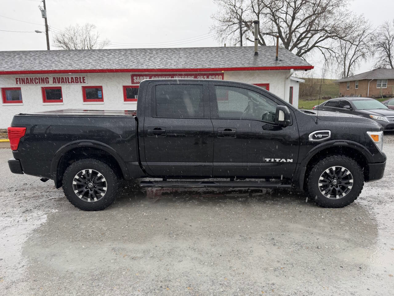 Used 2017 Nissan Titan PRO-4X w/ Pro-4x Convenience Package image 2