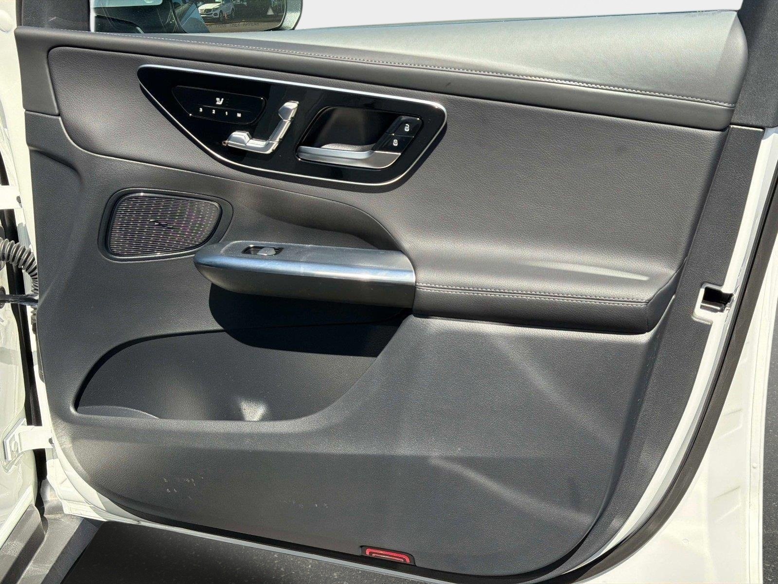 Used 2025 Mercedes-Benz GLC 300 image 21