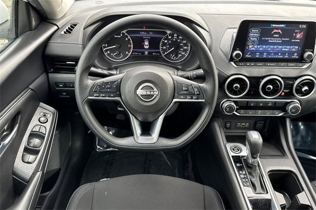 Used 2025 Nissan Sentra SV image 16