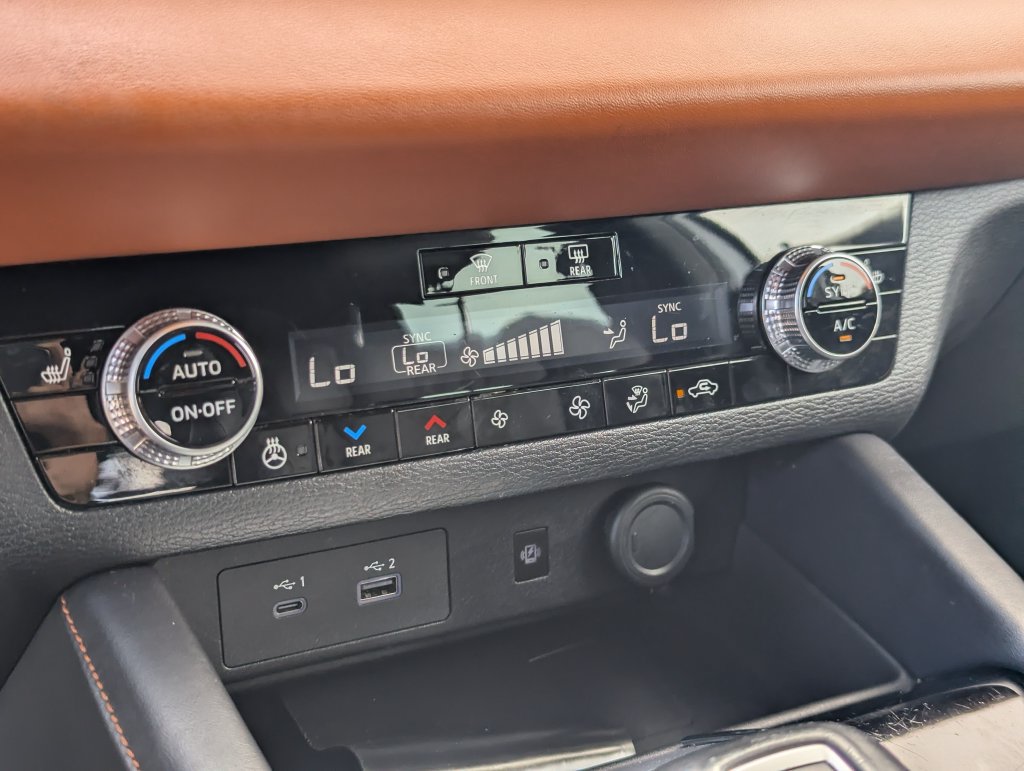 Used 2023 Mitsubishi Outlander SEL FWD image 25