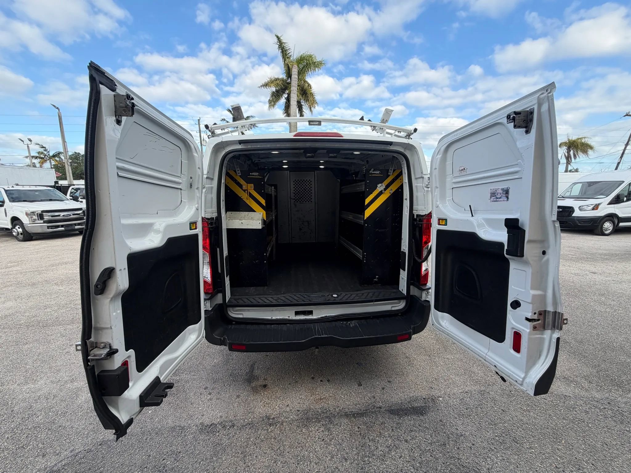 Used 2018 Ford Transit 150 130 Low Roof RWD image 4