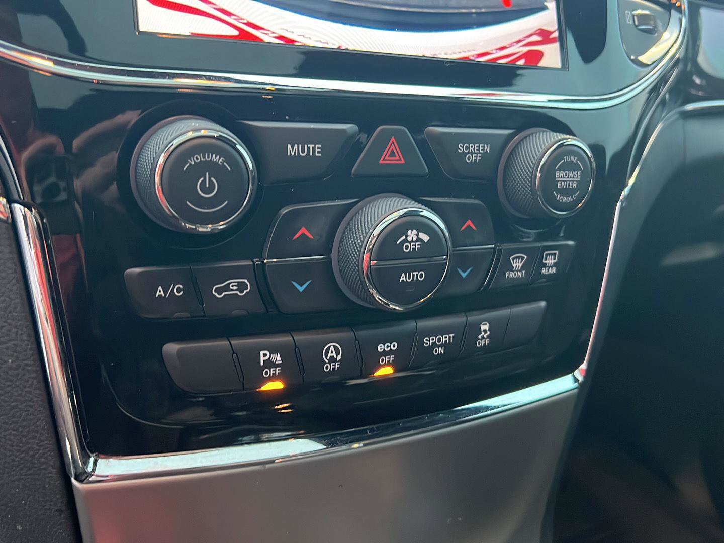 Used 2021 Jeep Grand Cherokee Trailhawk w/ Trailhawk Luxury Group image 30