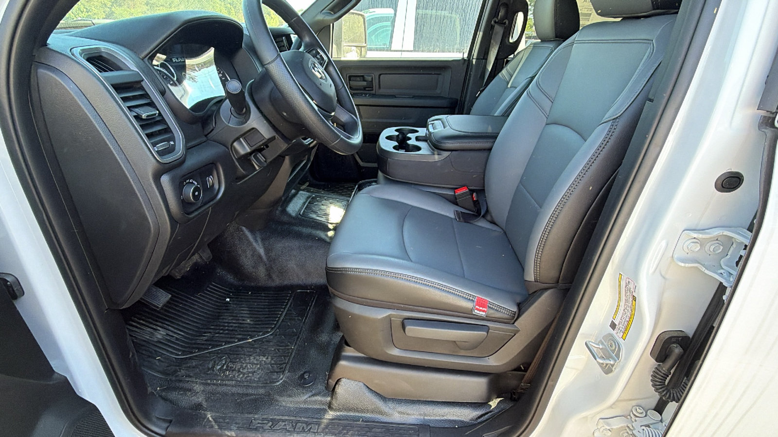 New 2026 RAM 5500 Tradesman w/ Chrome Appearance Group AWD/4WD image 18