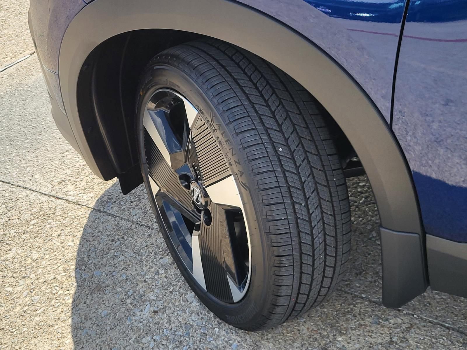 New 2026 Nissan Kicks SR FWD image 10