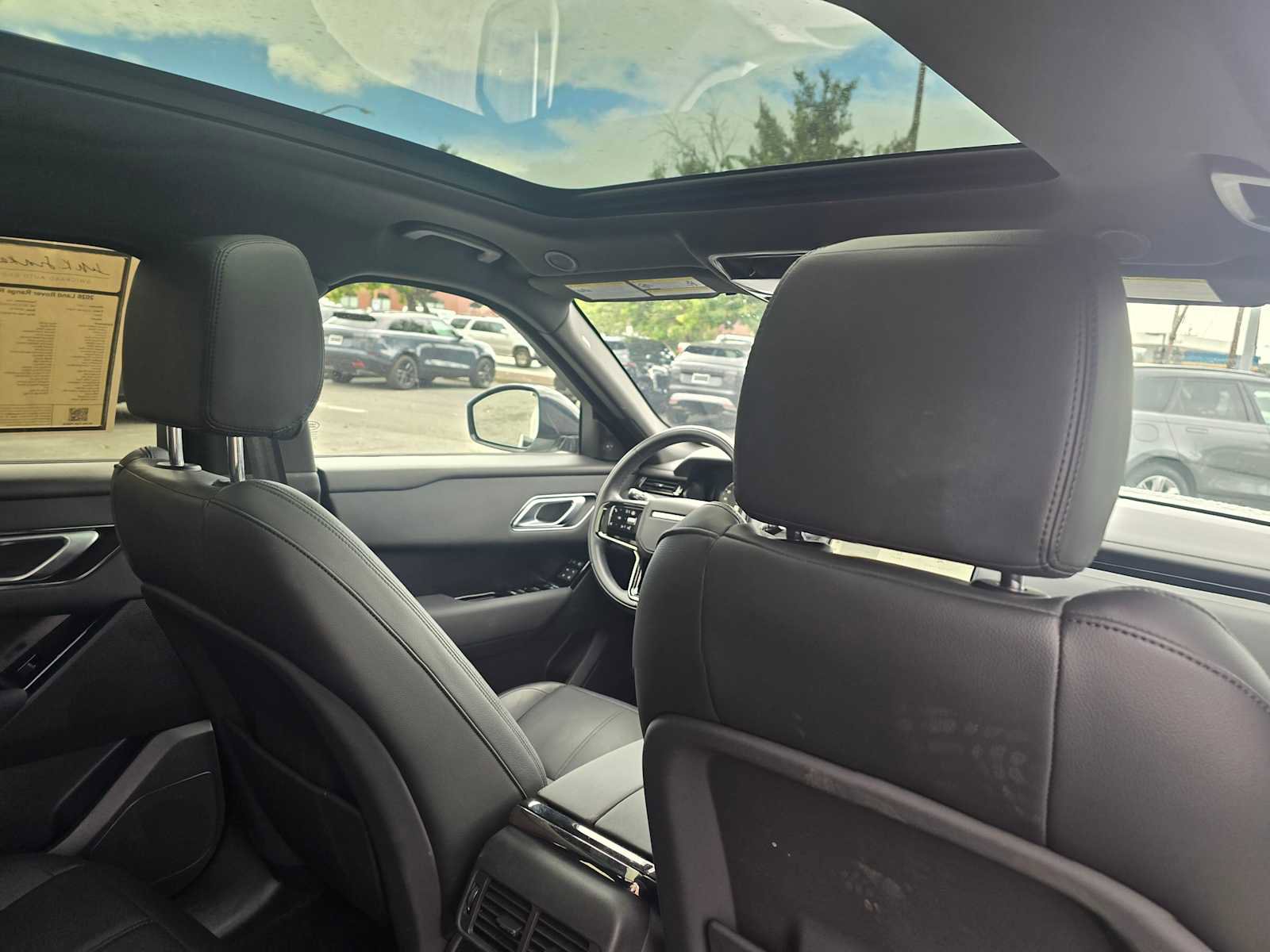 Used 2026 Land Rover Range Rover Velar Dynamic SE AWD/4WD image 15