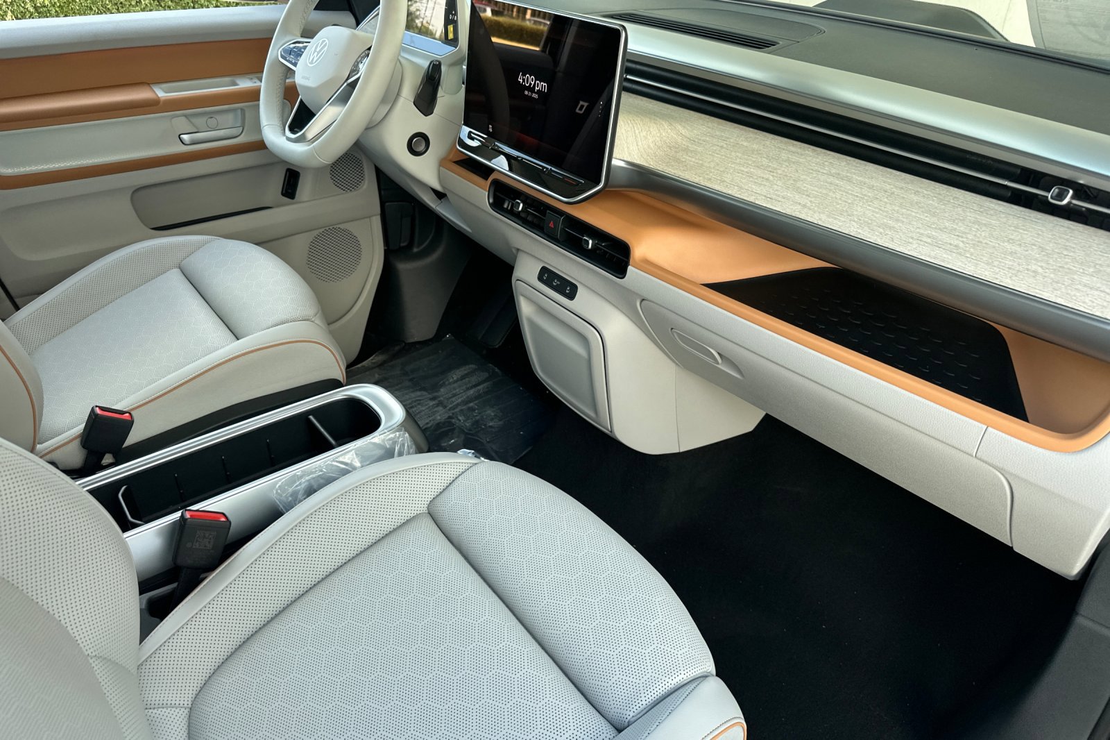 New 2025 Volkswagen ID. Buzz Pro S Plus image 16