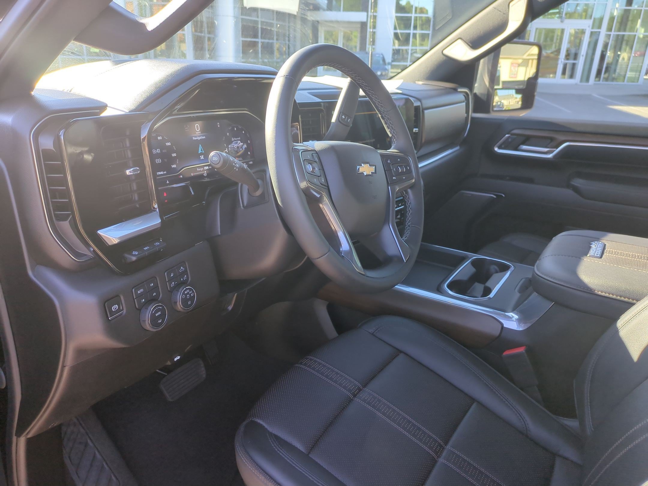Used 2024 Chevrolet Silverado 2500 High Country w/ High Country Premium Package AWD/4WD image 16